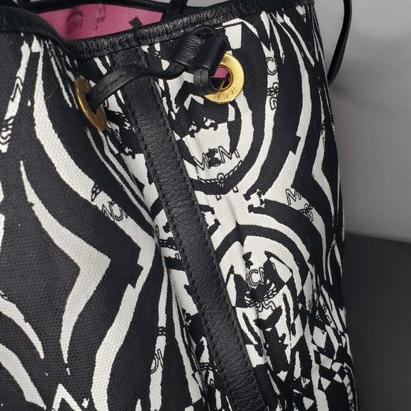 ‼️SOLD‼️MCM Reversible Shopper Tote - Bubblegum Pink Visetos Rare Interior - Picture 12 of 16